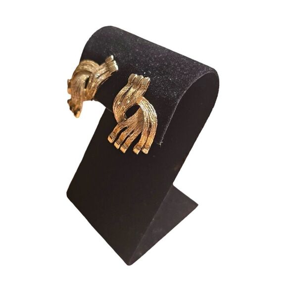 Vintage Abstract Decor Luxury Clip-on Earrings - Picture 5 of 12